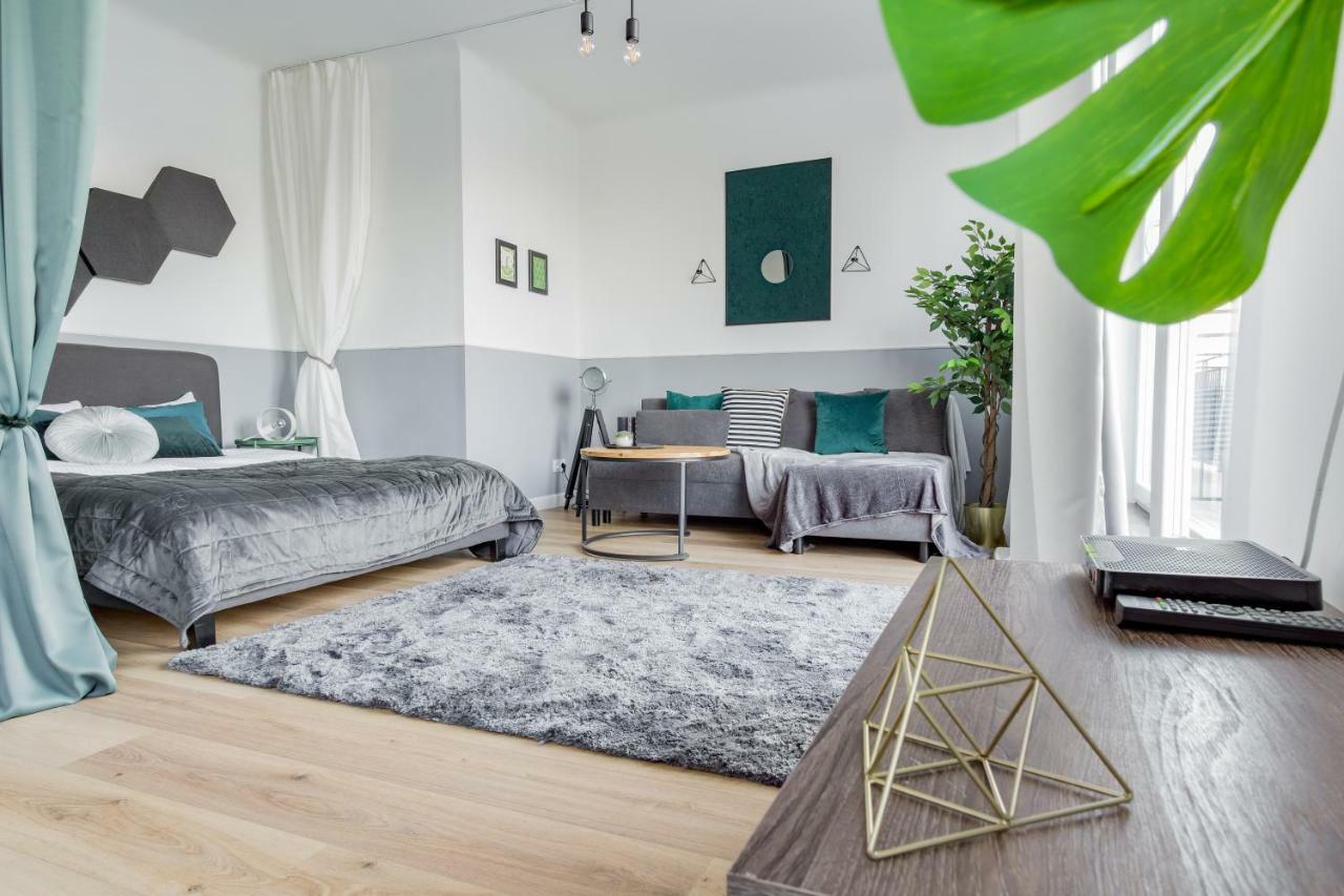 Apartment Center
